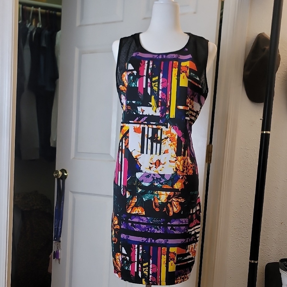 $Make Offer!  Red Sleeveless Scoop Neck Sheath Mini Dress